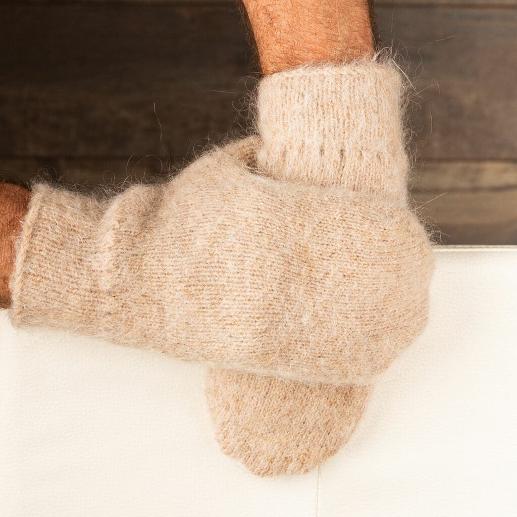 Nice warm goat wool mittens for men in beige. Warm for men mittens in large sizes! Made with care from pure goat wool. Wonderfully warm hands, even in inclement weather. These mittens are pure nature! You can feel the craft and quality when you hold them in your hands! The goat wool provides extra warmth and a breathable effect thereby keeping your hands at the desired temperature. Great gift for birthday or holidays!