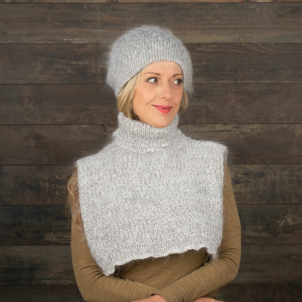 Handmade goat wool neck warmer - Babulechka