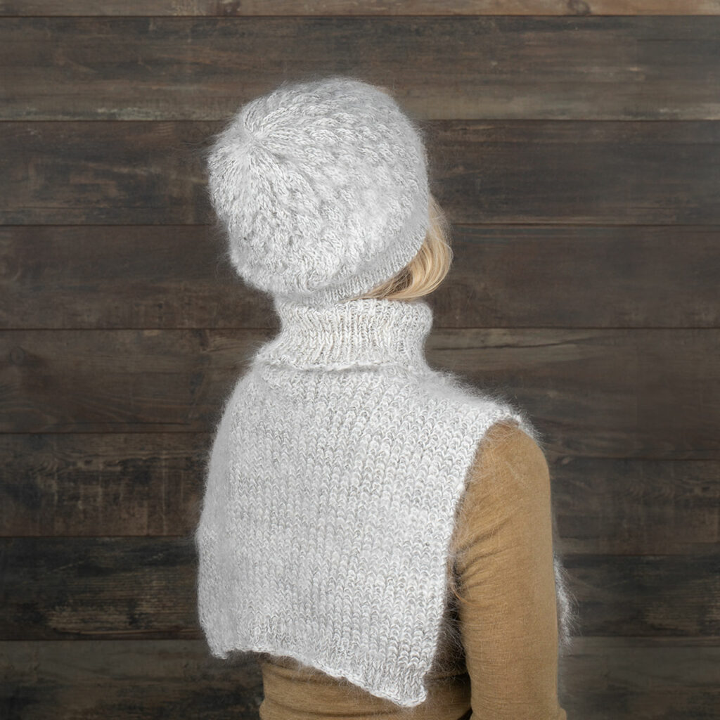 Handmade goat wool neck warmer - Babulechka